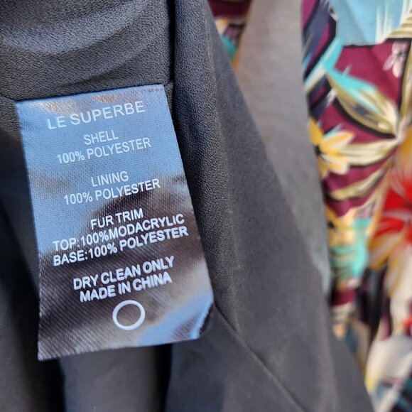 Le Superbe Hibiscus Robe Dress - Picture 10 of 10